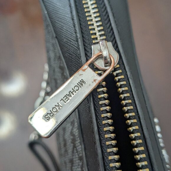 Michael Kors Jet Set Large East West Crossbody Black MK Signature . - Picture 11 of 15